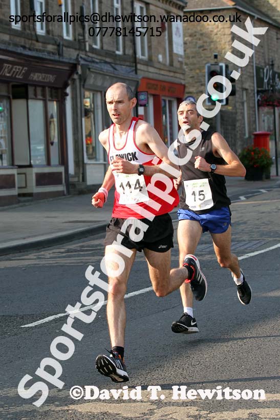 Leaders in the Prudhoe Miners Run. Photo: David T. Hewitson/Sports for All Pics